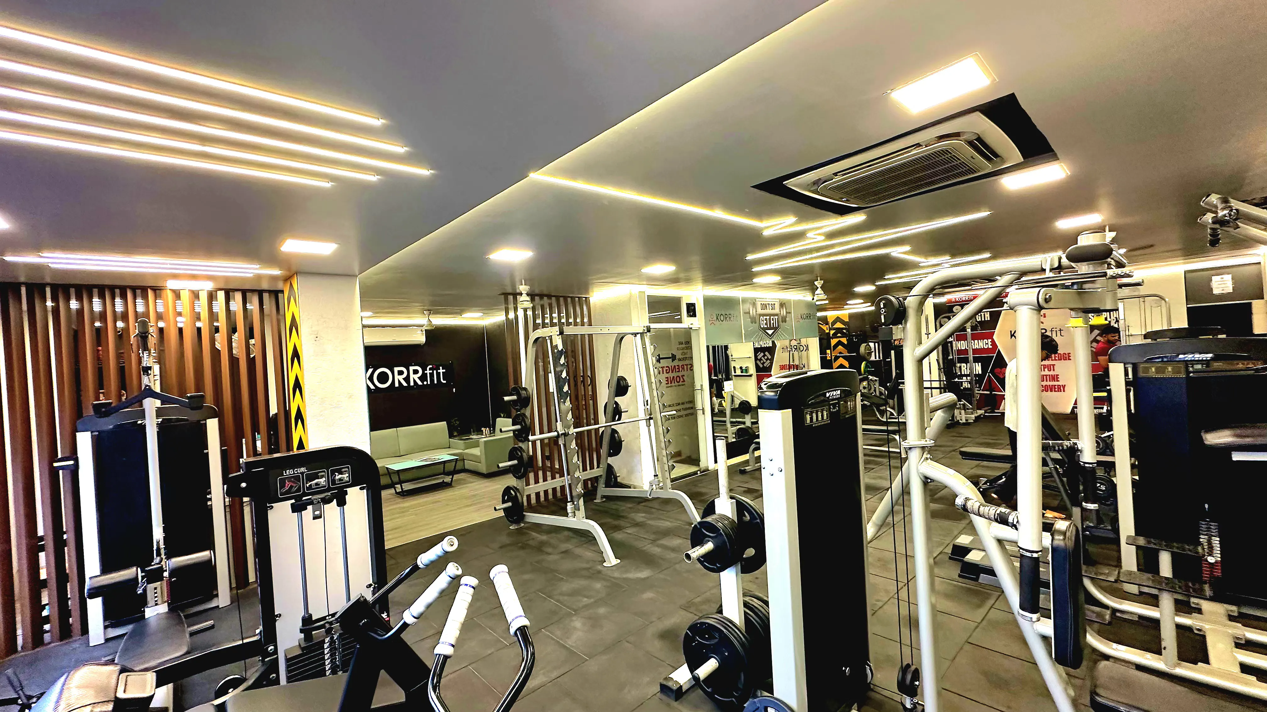 Strength equipment and free weights at KORR.fit